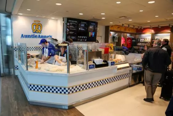 Auntie Anne's DEN Airport